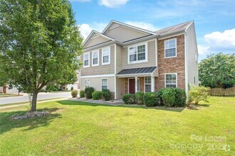 Building Photo - 7001 Dacian Ln