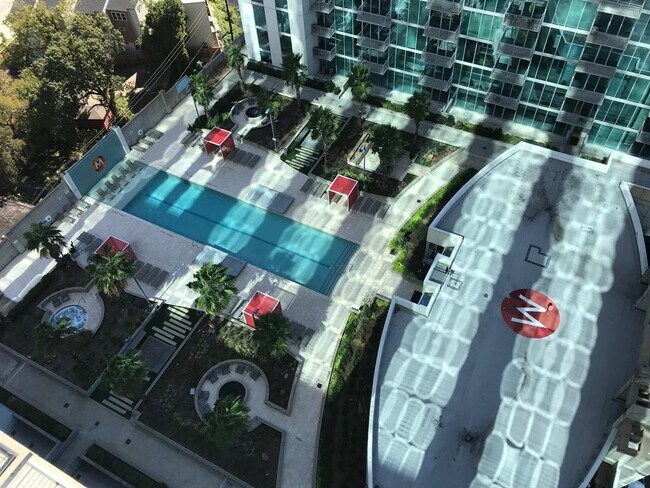 Foto del edificio - 5925 Almeda Rd
