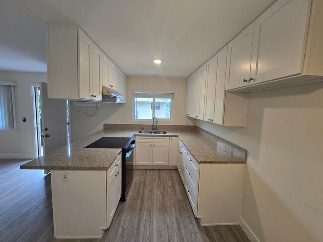 Building Photo - LEMON6051