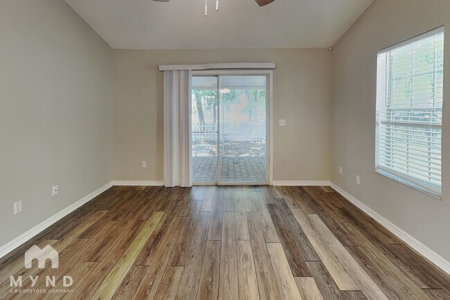 Building Photo - 1729 Chatham Cir