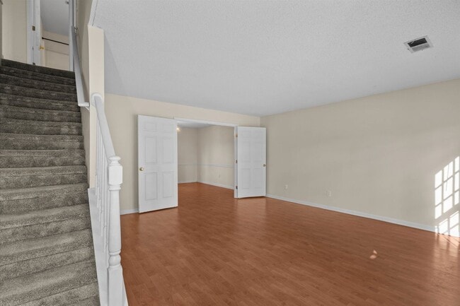 Foto del edificio - 2155 Southbrook Ridge NW