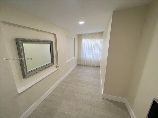 Foto del edificio - 582 E 18th St