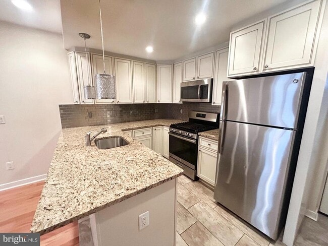 Building Photo - 1269 N Dover St