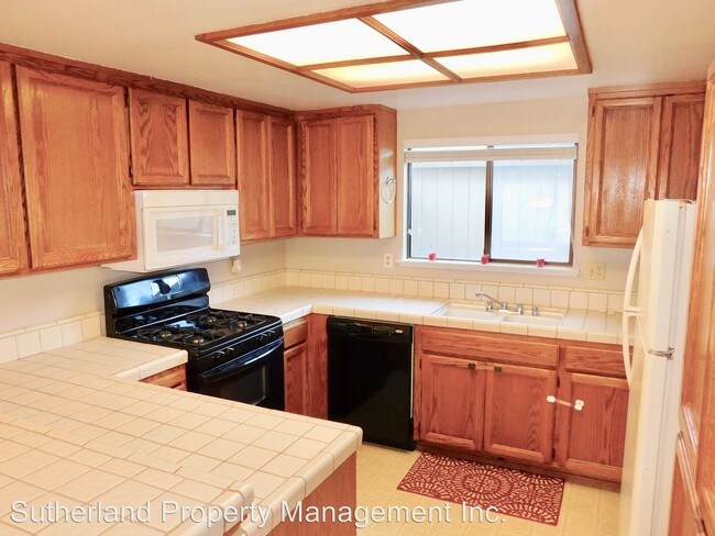 Building Photo - 12134 Summer Ridge Dr