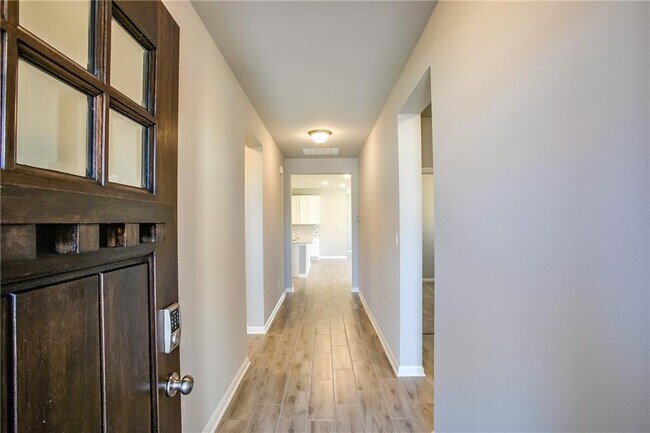 Foto del edificio - 2801 Stone Branch Dr