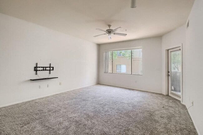 Foto del edificio - 18416 N Cave Creek Rd