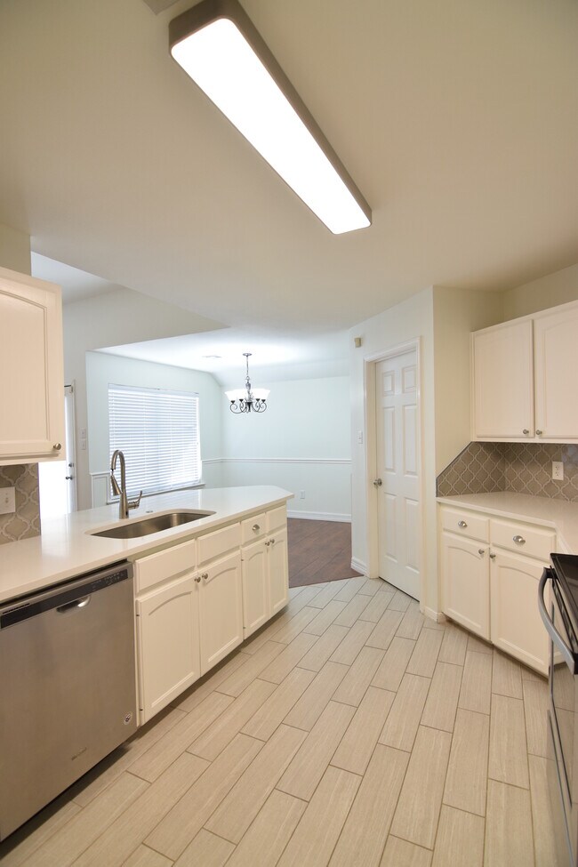 Foto del edificio - 4613 Danbury Dr