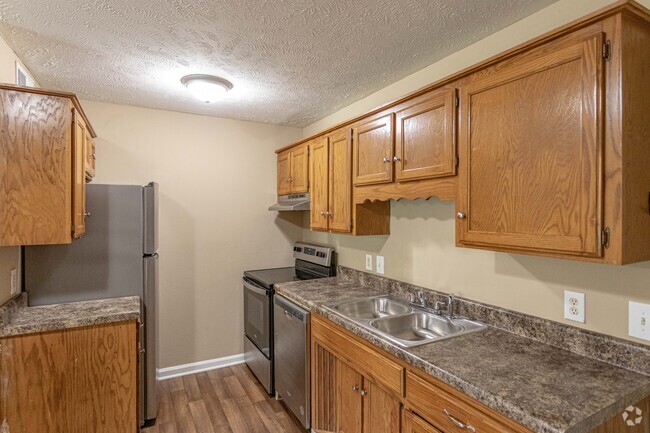 2BR, 2BA - 943SF - Windsor Downs Apartments