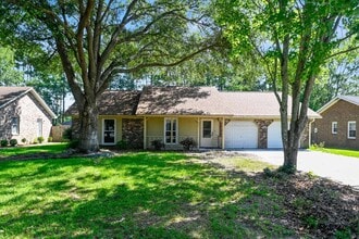 Building Photo - 617 Longleaf Rd