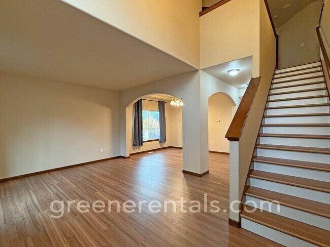 Foto del edificio - 4BR 2.5BA Home on Tumwater Hill