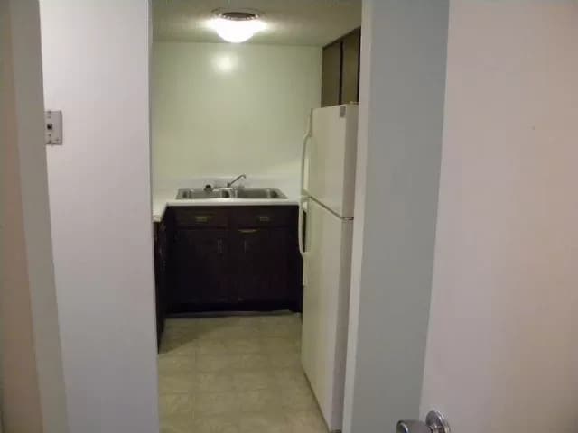 Building Photo - College Grove