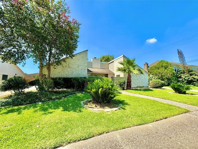 Building Photo - 7743 Portal Dr