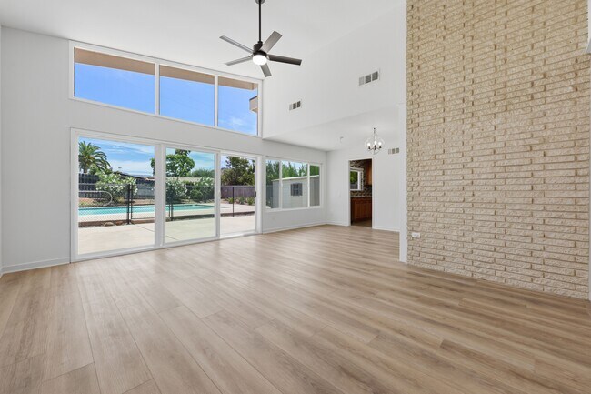 Building Photo - 14545 Hillndale Way