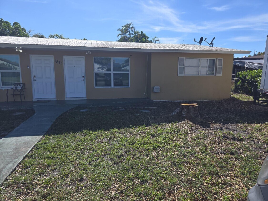 Foto principal - 1871 Palm Acres Dr