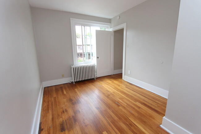 Foto del edificio - 3556 Beechwood Blvd