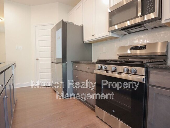 Building Photo - 10860 Farmstead Ml Ln