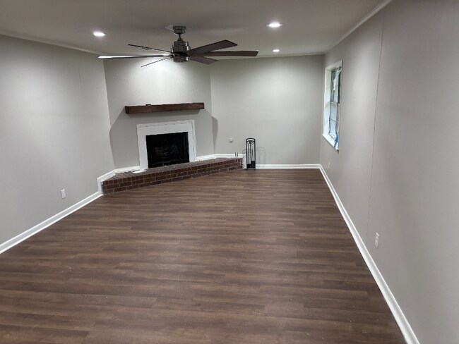 Foto del edificio - 660 McDowell Rd