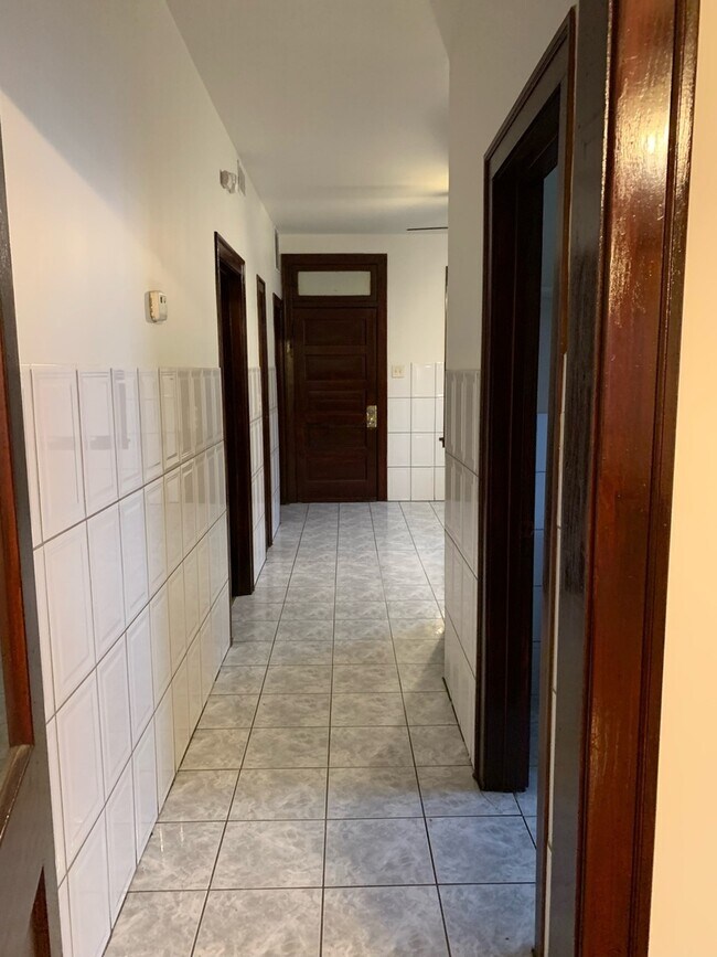 7229 S California Ave Unit 2, Chicago, IL 60629 Condo for Rent in Chicago, IL