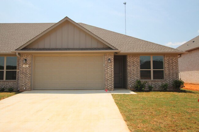 Foto del edificio - Luxury 3 Bedroom 2 Bath Townhomes in Bullard ISD!