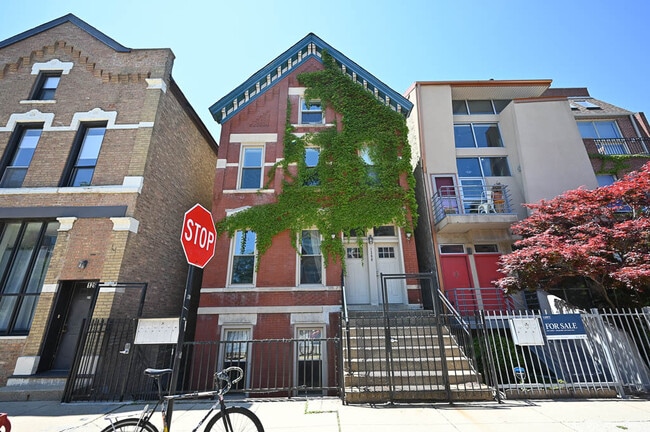 Building Photo - 1302 N Greenview Ave