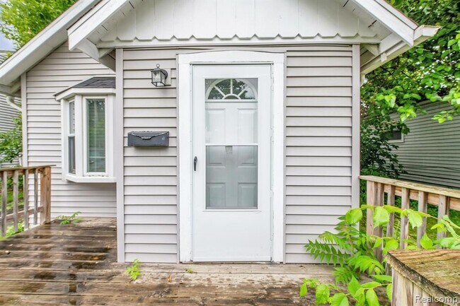 Foto del edificio - 2814 Crooks Rd