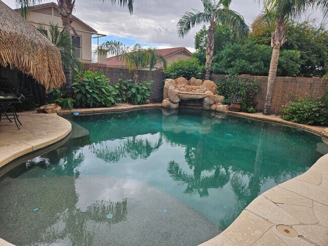 Foto del edificio - Incredible home in Bell West subdivision in Surprise