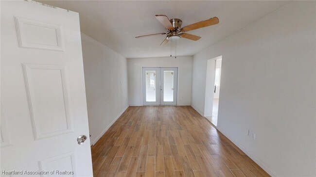 Building Photo - 2009 Sugrue Ave