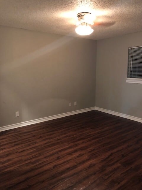 Foto del edificio - 914 S Irving Heights Dr