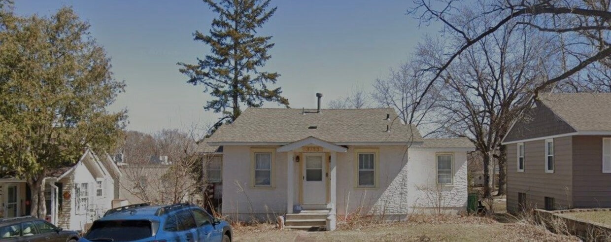 Primary Photo - 3733 Oregon Ave S