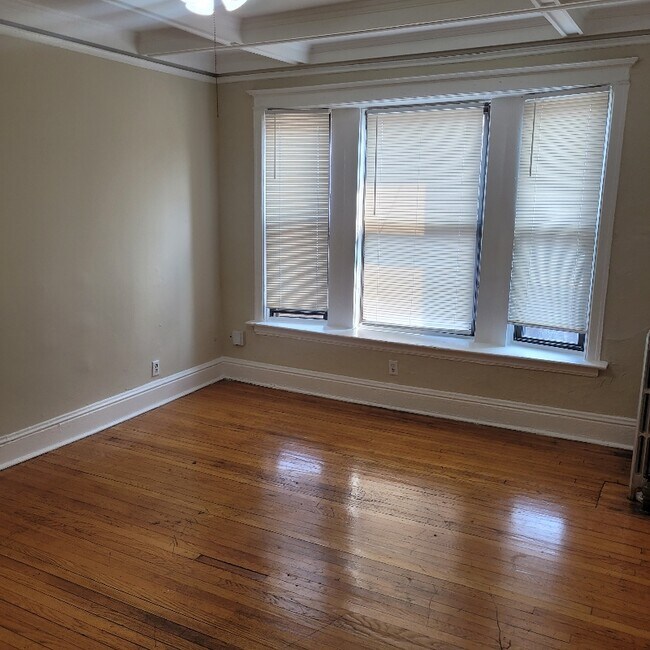 Foto del edificio - 4319 S Michigan Ave