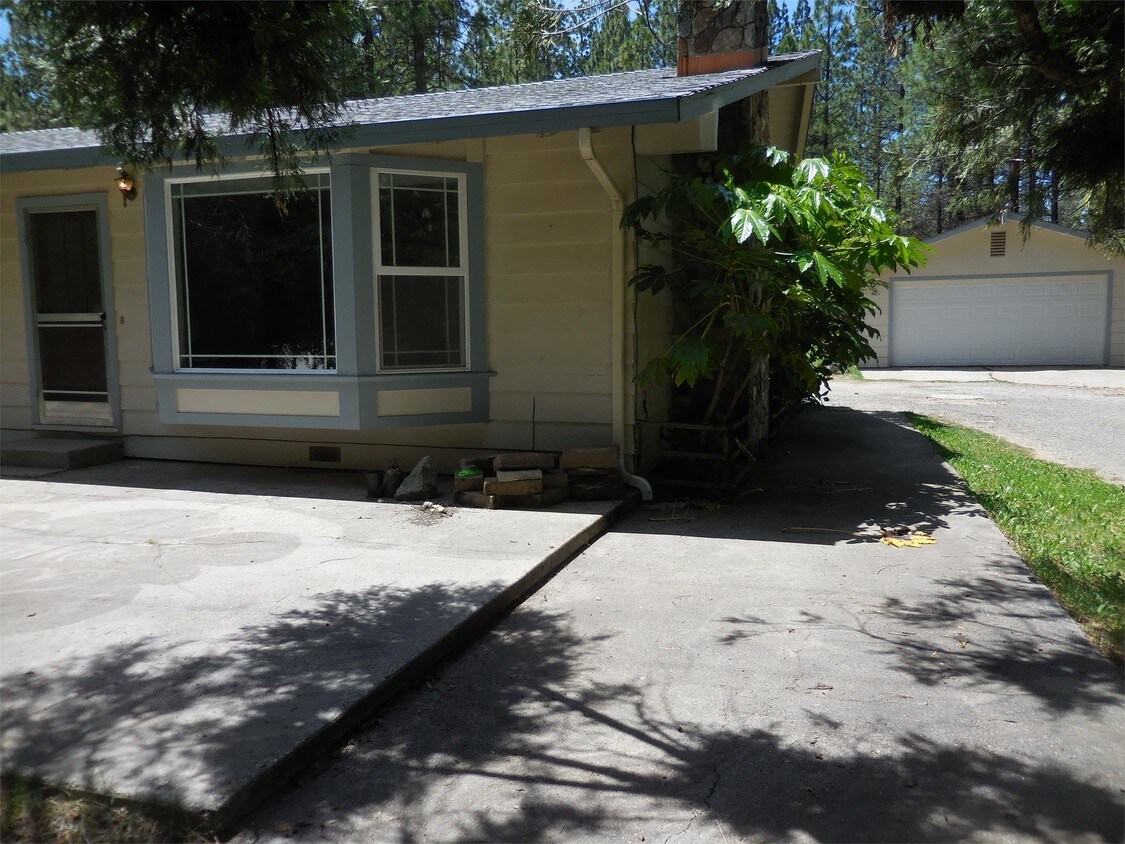 15716 American Hill Rd, Nevada City, CA 95959 House Rental in Nevada