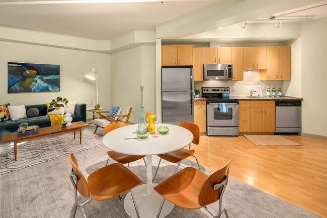 Building Photo - Welcome home to Capitol Hill - Close to al...