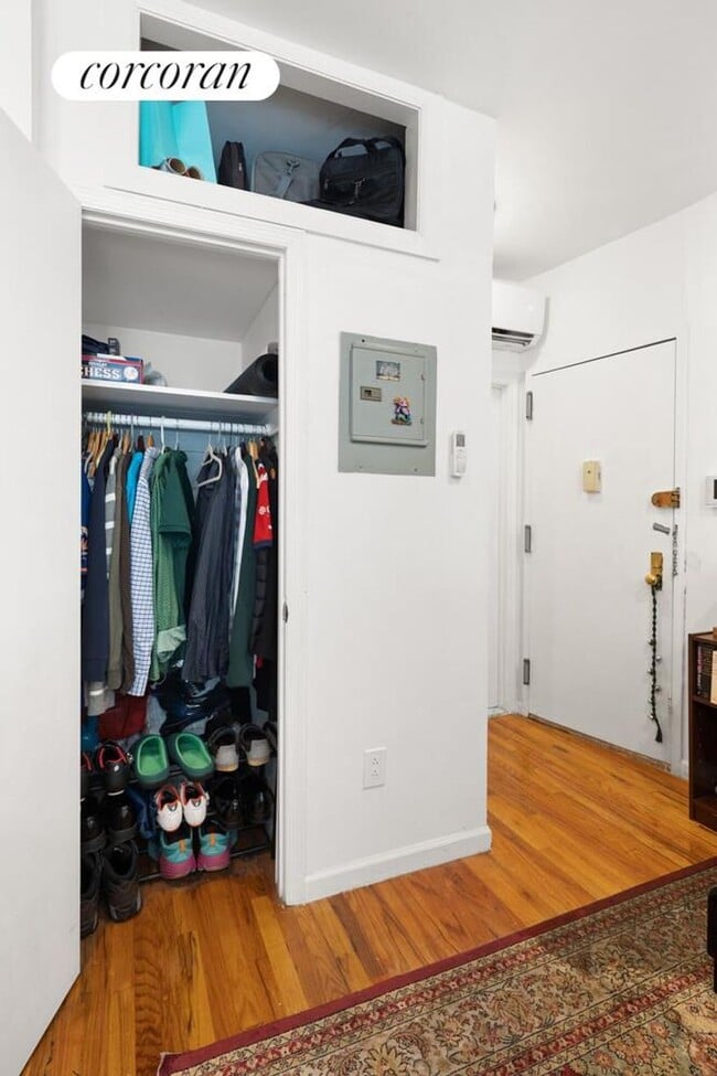Building Photo - 323 W 89th St