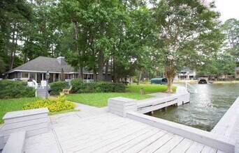 Building Photo - 3007 Willowbend Rd