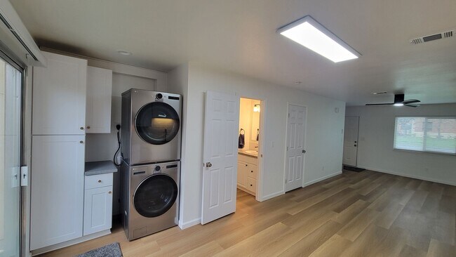 Building Photo - 2500 Lawrence St