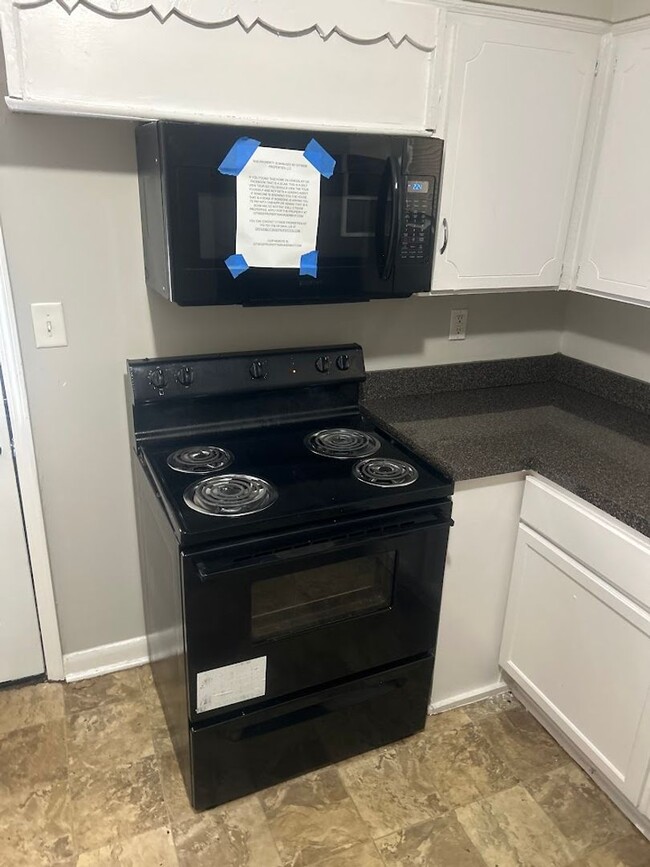 Photo - 3 Bedroom Home near Belvedere Park!