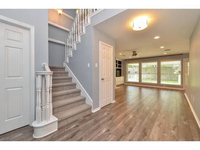 Foto del edificio - 6111 Dove Fern Ct