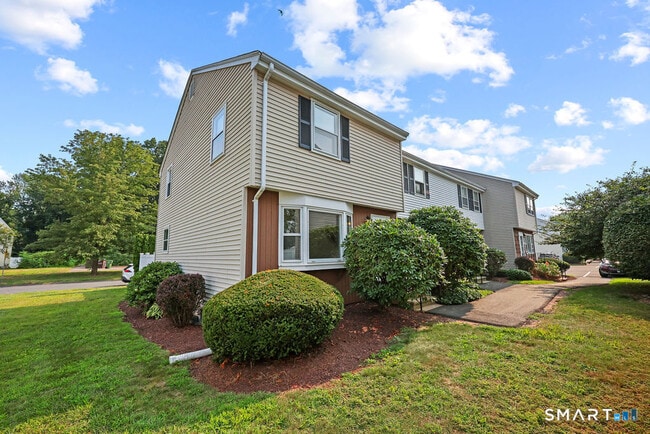 Building Photo - 8 Allspice Ln