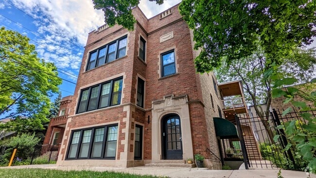 Building Photo - 4011 N Avers Ave