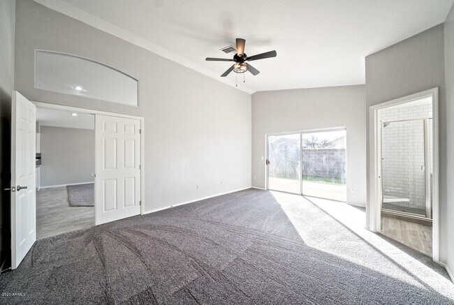 Foto del edificio - 1213 W Glenmere Dr
