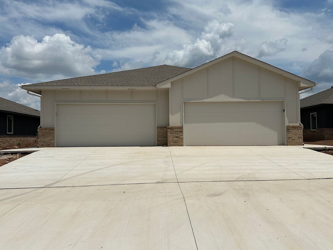 Foto principal - C - Oak Hollow Duplex