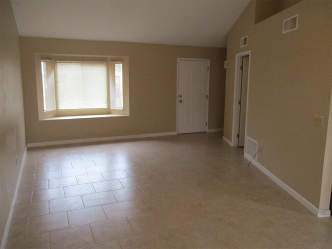 Building Photo - 10048 E Skyward Way