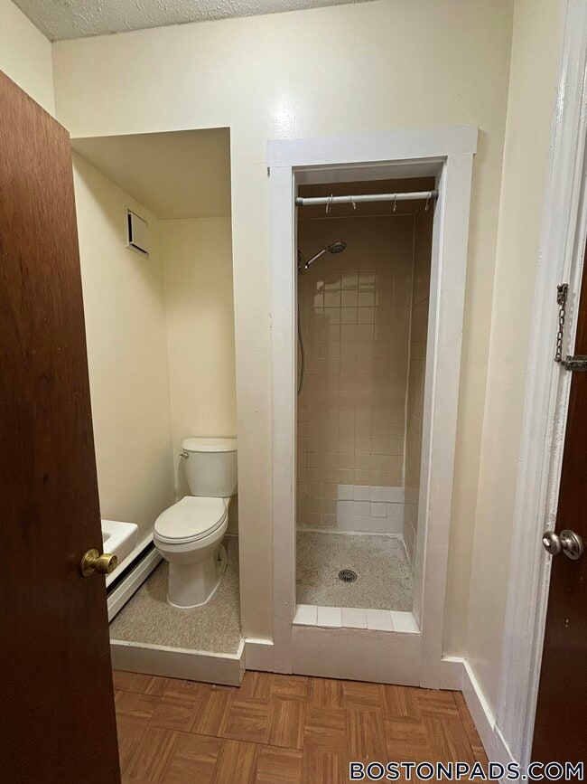 Building Photo - 41 Anderson St