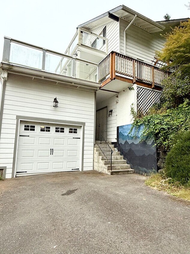 Foto principal - 1327 Jacobsen Blvd