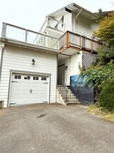 Building Photo - 1327 Jacobsen Blvd