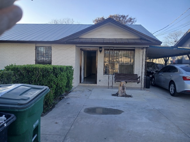 Building Photo - 2623 Dahlgreen Ave