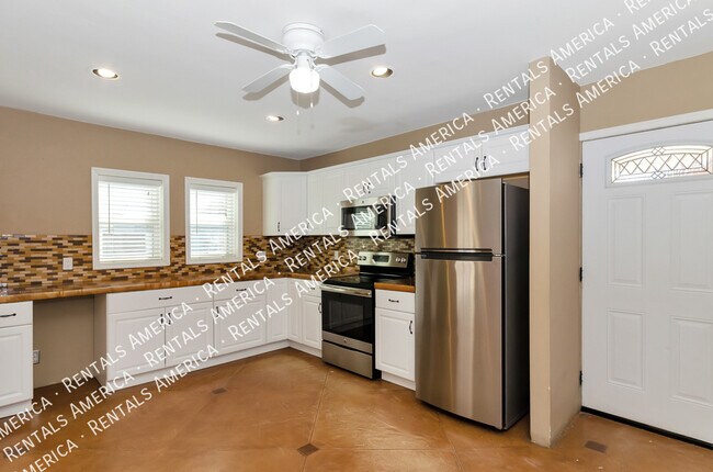 Foto del edificio - 5625 E 20th St