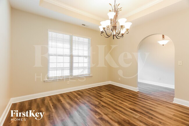 Building Photo - 20815 Sandy Dr