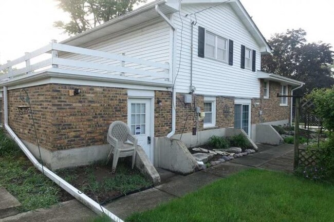 Building Photo - 16416 Clark Ln