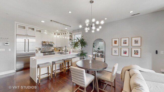 Foto del edificio - 720 N Willard Ct